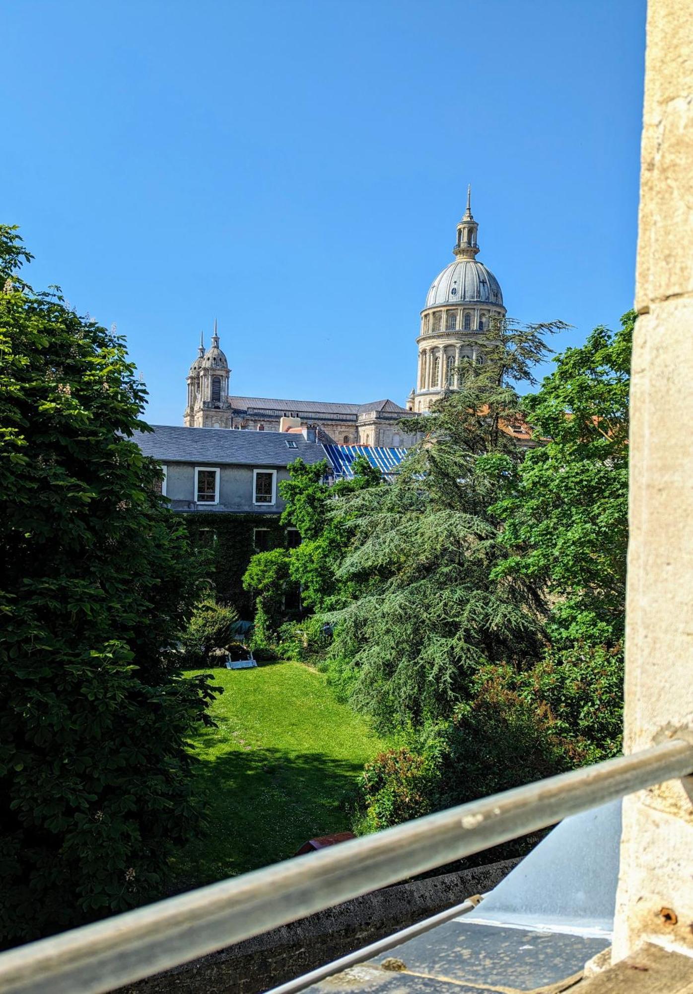 Vue Basilique, Au Coeur De La Vieille Ville Boulogne-sur-Mer Luaran gambar